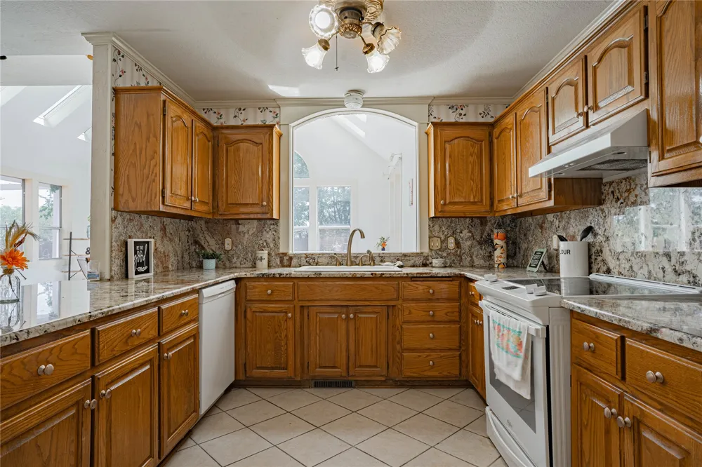 1010 Saddle Lane Skiatook, OK 74070