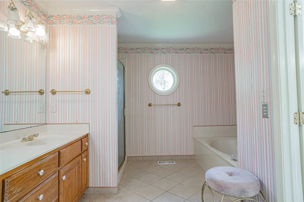 1010 Saddle Lane Skiatook, OK 74070