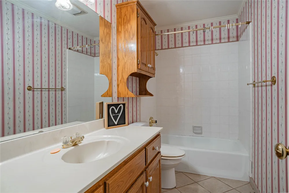 1010 Saddle Lane Skiatook, OK 74070