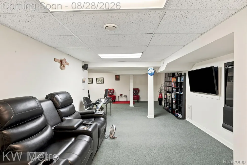 17700 Adrian Road Southfield City, MI 48075