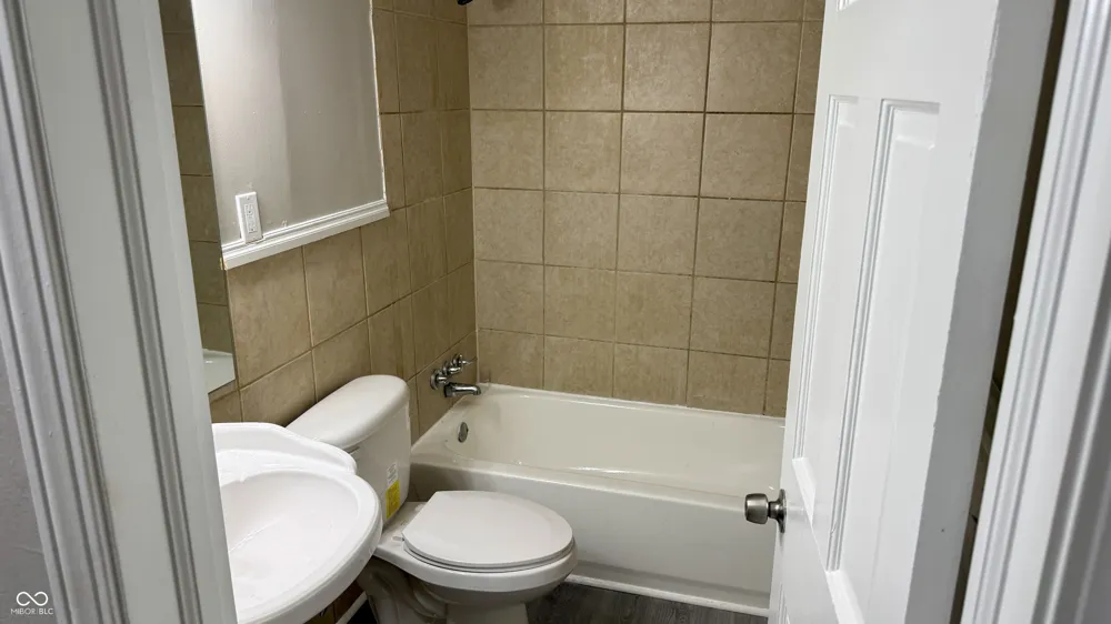 2215 Durham Indianapolis, IN 46220