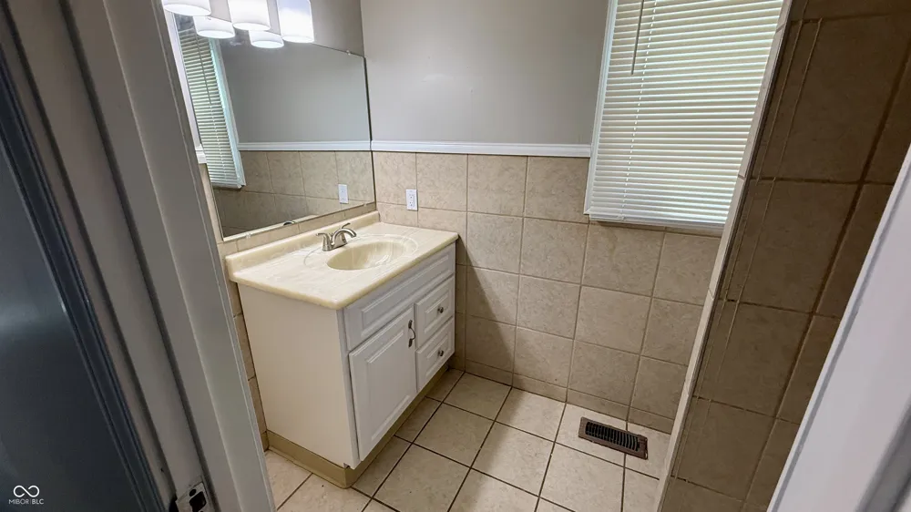 2215 Durham Indianapolis, IN 46220