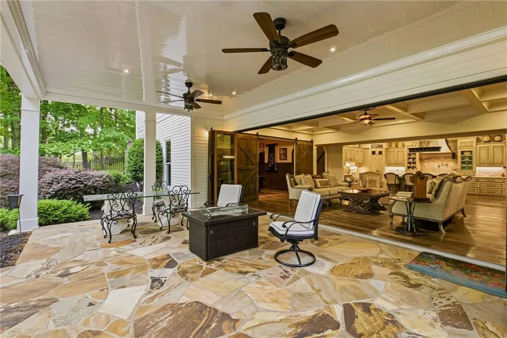 114 Northeast Cove Circle Dawsonville, GA 30534