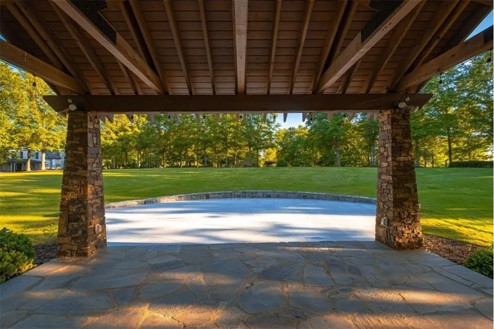 114 Northeast Cove Circle Dawsonville, GA 30534