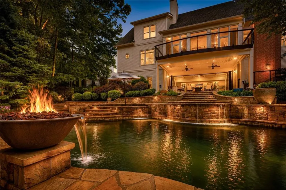 114 Northeast Cove Circle Dawsonville, GA 30534