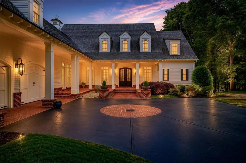 114 Northeast Cove Circle Dawsonville, GA 30534