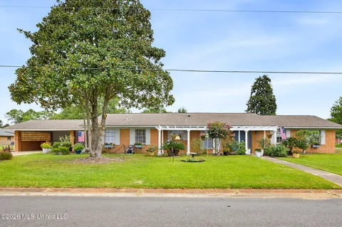 100 Pampas Drive