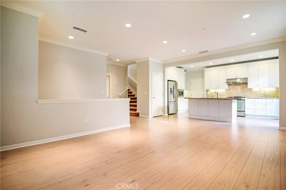 75 Thornhurst Irvine, CA 92620