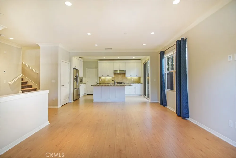 75 Thornhurst Irvine, CA 92620