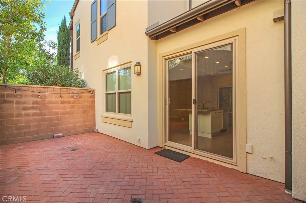 75 Thornhurst Irvine, CA 92620