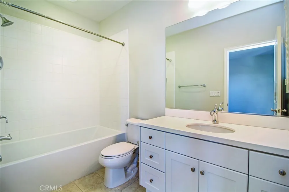 75 Thornhurst Irvine, CA 92620