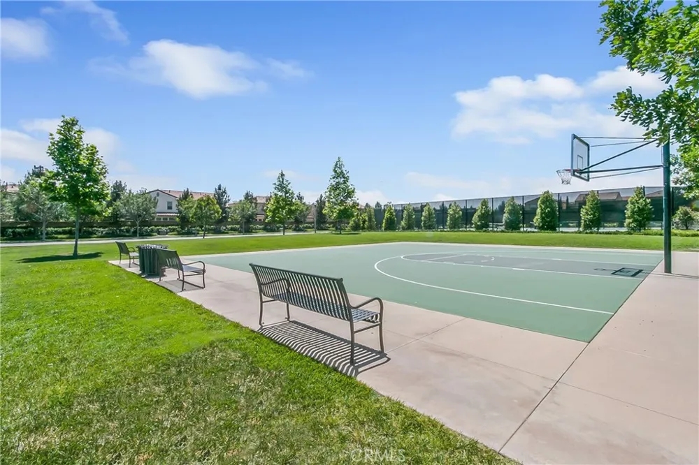 75 Thornhurst Irvine, CA 92620