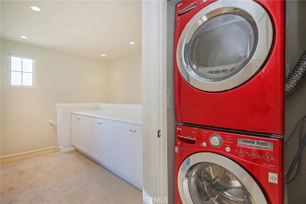 75 Thornhurst Irvine, CA 92620