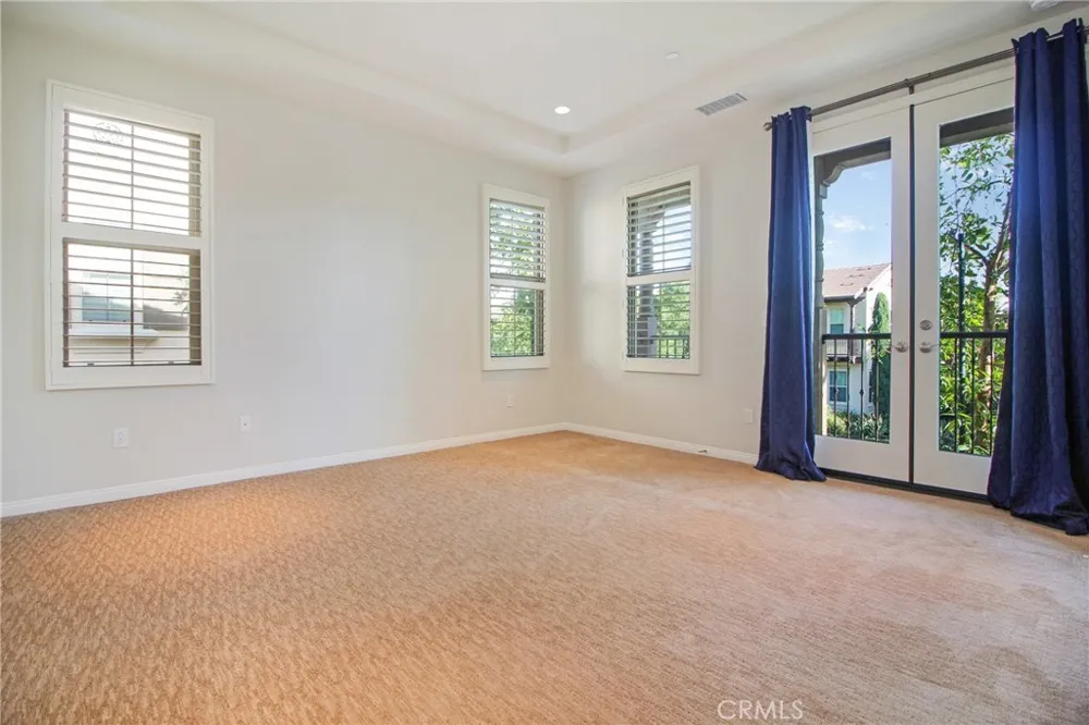 75 Thornhurst Irvine, CA 92620