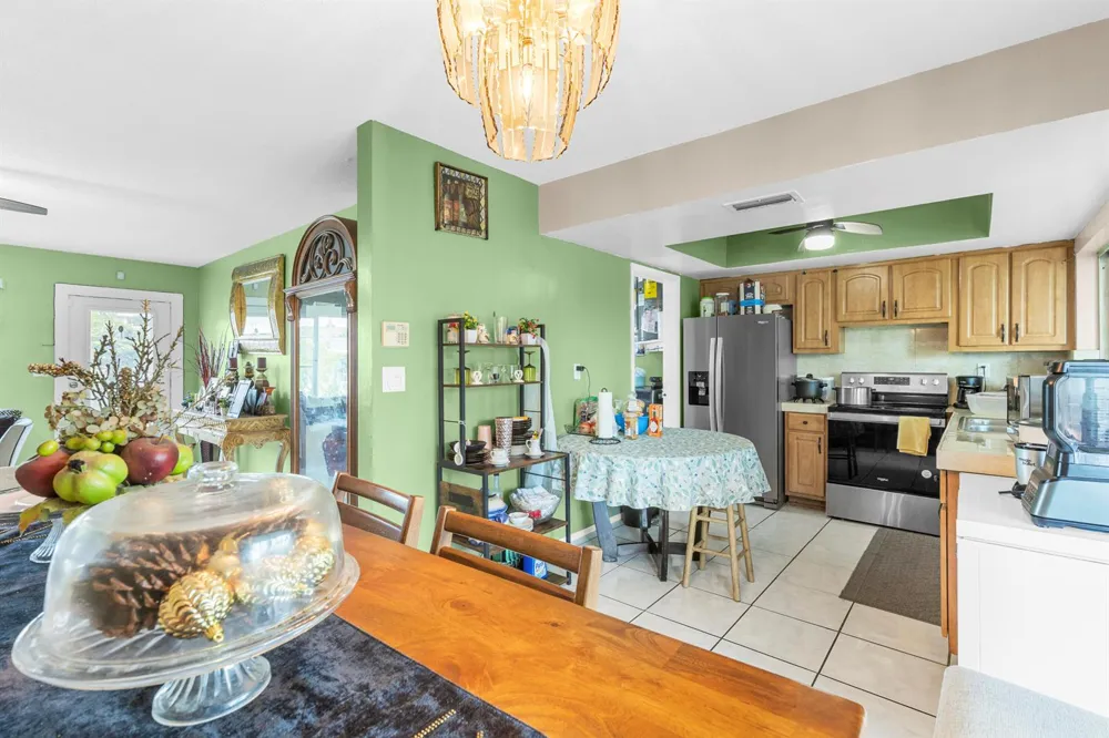 4200 NW 52ND AVENUE Lauderdale Lakes, FL 33319