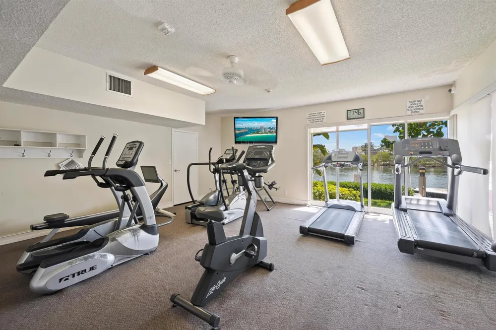1170 FEDERAL Highway #312 Fort Lauderdale, FL 33304