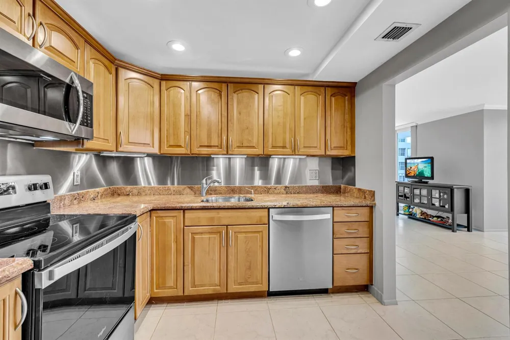 1170 FEDERAL Highway #312 Fort Lauderdale, FL 33304