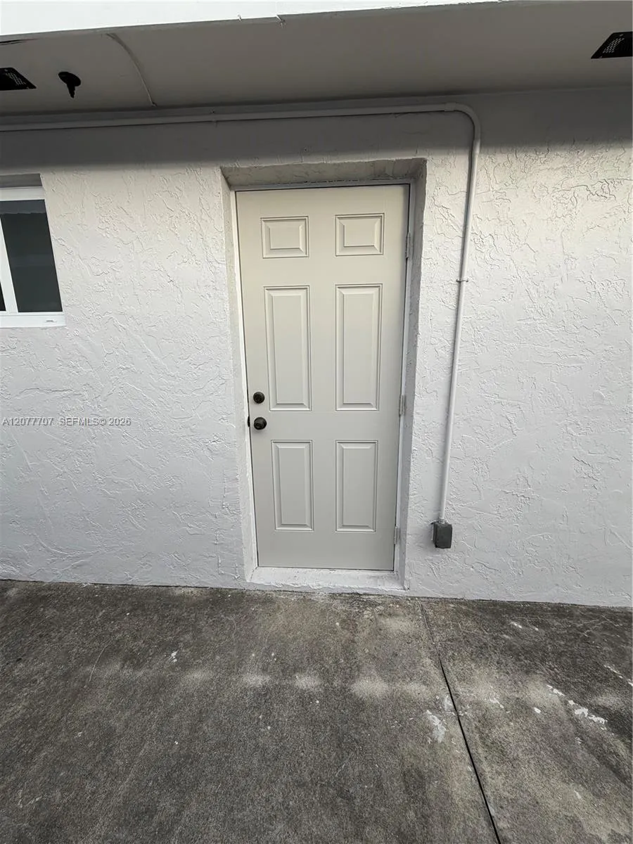 2658 W 74th Ter Hialeah, FL 33016