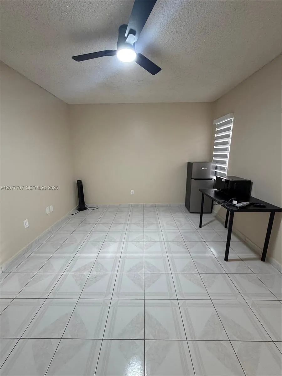 2658 W 74th Ter Hialeah, FL 33016