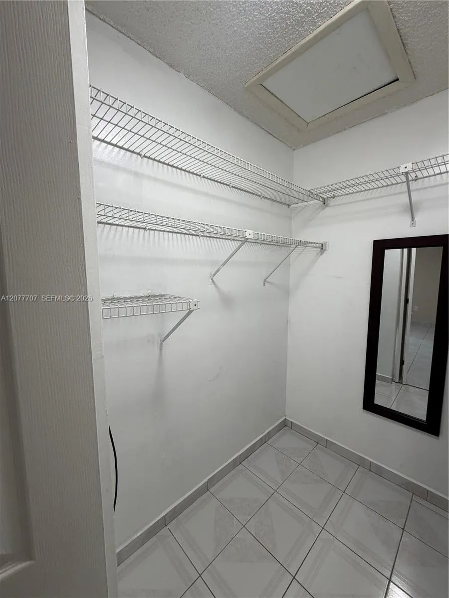 2658 W 74th Ter Hialeah, FL 33016