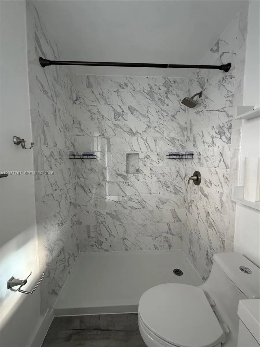 2658 W 74th Ter Hialeah, FL 33016