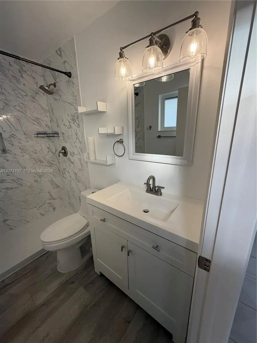 2658 W 74th Ter Hialeah, FL 33016
