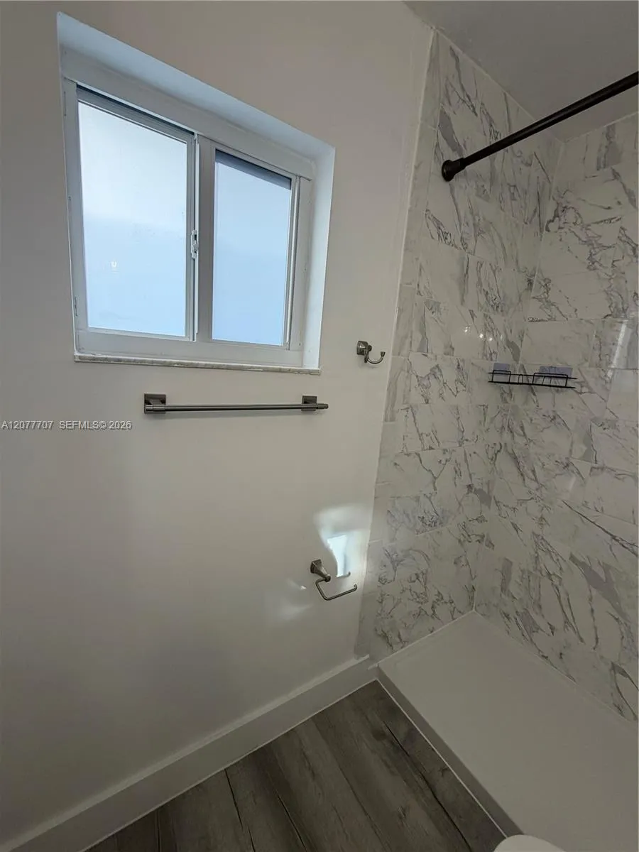 2658 W 74th Ter Hialeah, FL 33016
