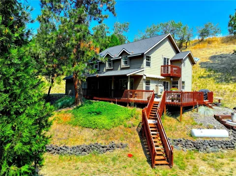 18 Blue Creek Road