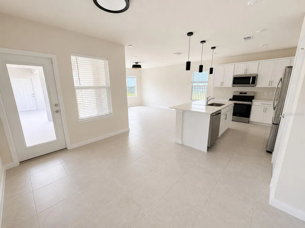 4083 FEATHER TREE DRIVE Apopka, FL 32712