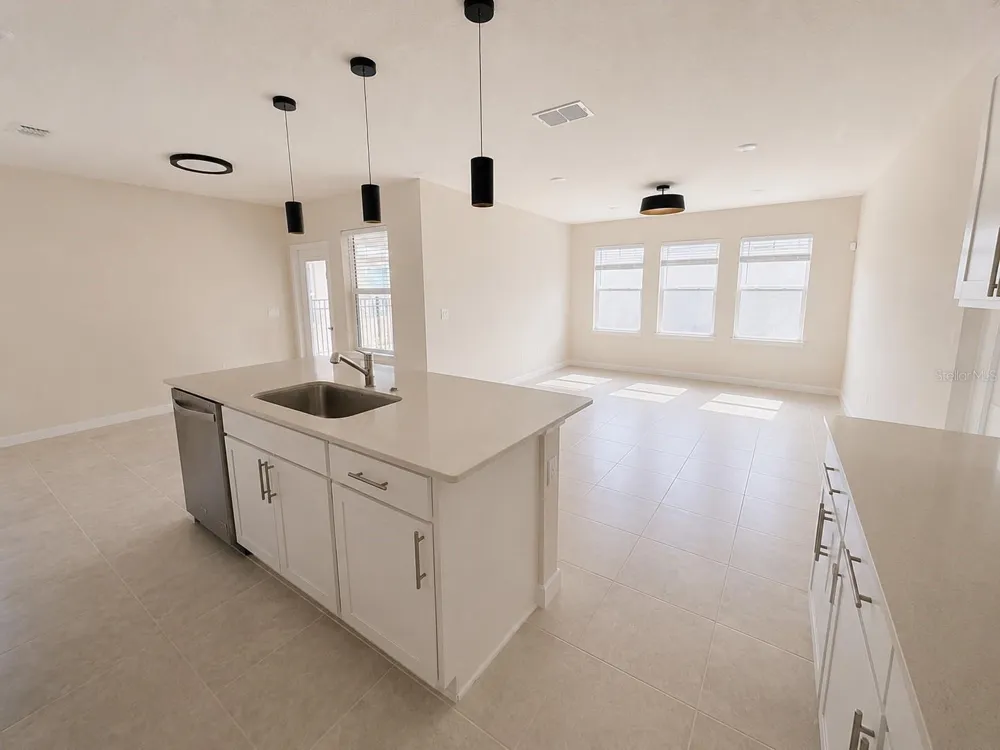 4083 FEATHER TREE DRIVE Apopka, FL 32712