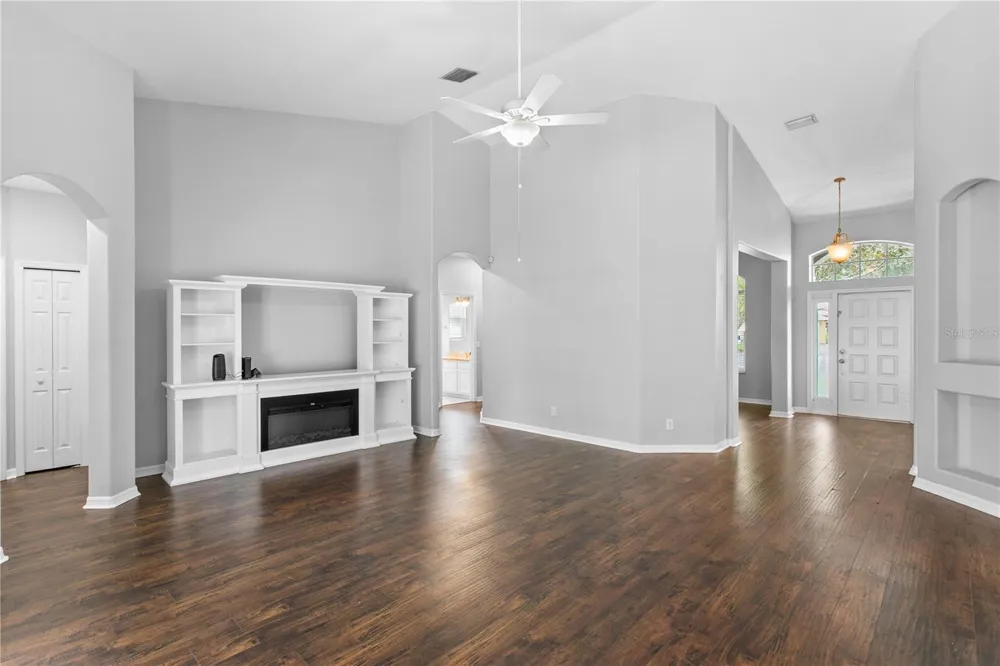 1604 LORIANA STREET Brandon, FL 33511