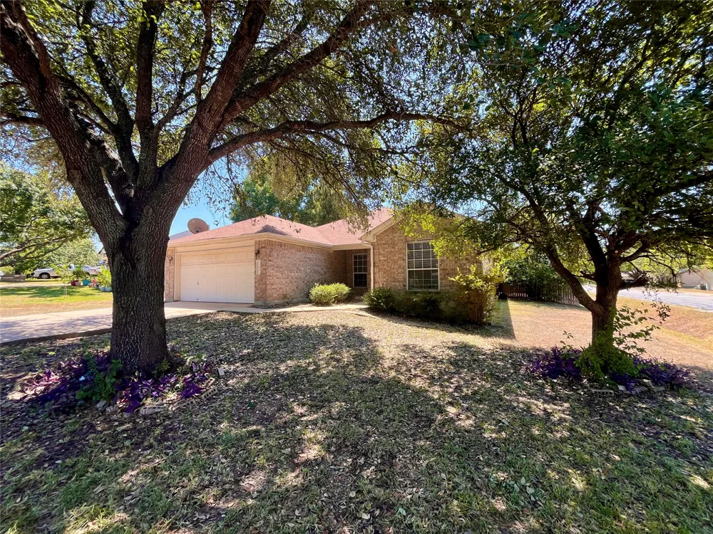 100 Giancarlos Lane Buda, TX 78610