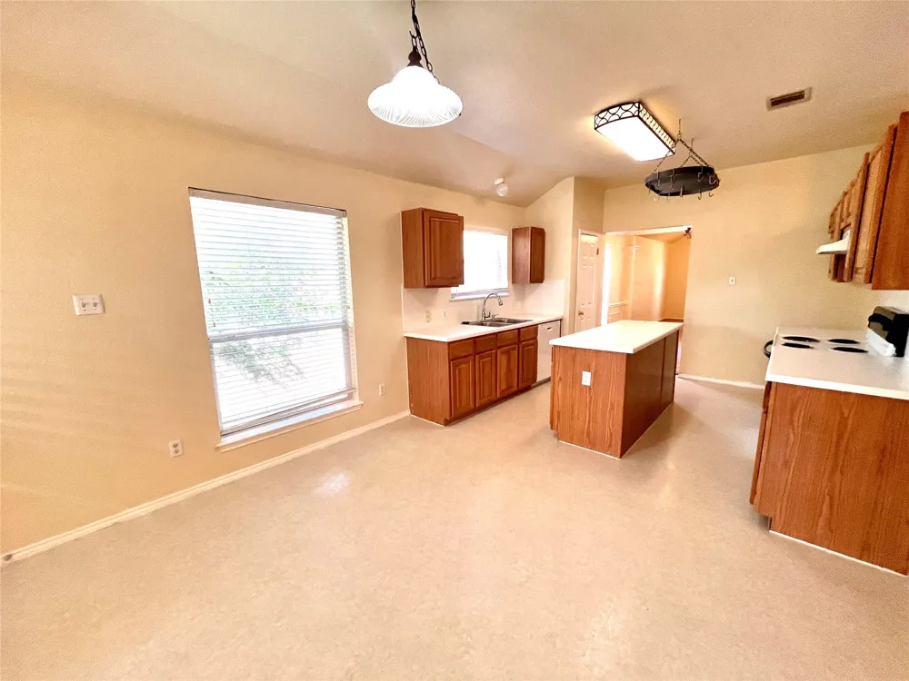 100 Giancarlos Lane Buda, TX 78610