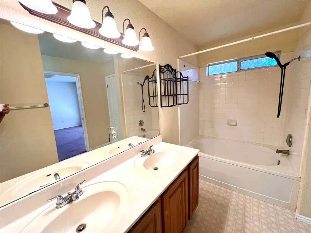 100 Giancarlos Lane Buda, TX 78610