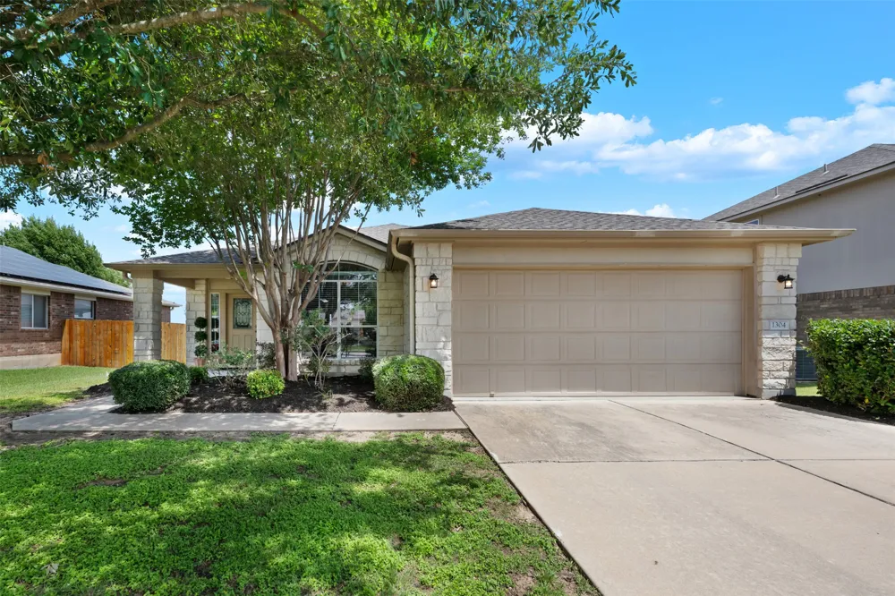 1304 Hensley Drive Leander, TX 78641