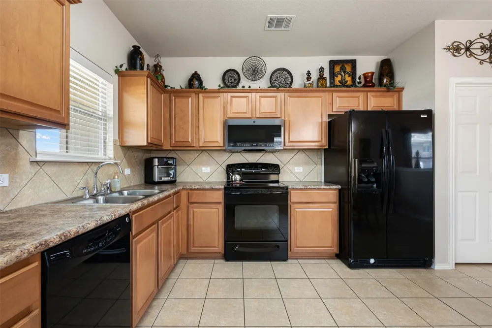 1304 Hensley Drive Leander, TX 78641