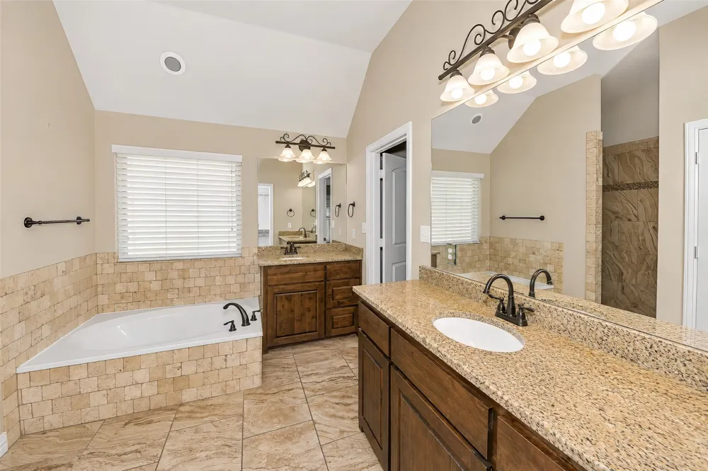 173 Whitetail Drive Willow Park, TX 76008