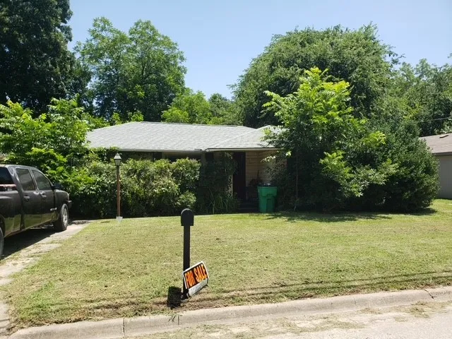 516 S Weaver Street Gainesville, TX 76240