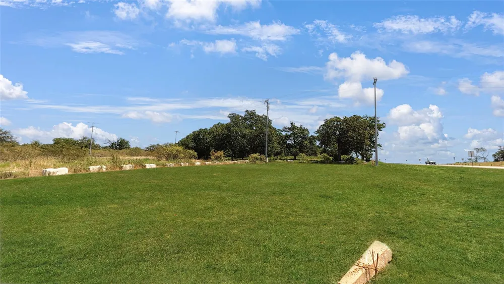 3924 Us-290 E Paige, TX 78659