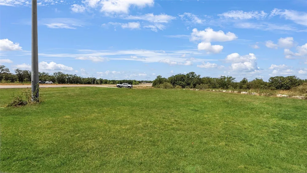 3924 Us-290 E Paige, TX 78659