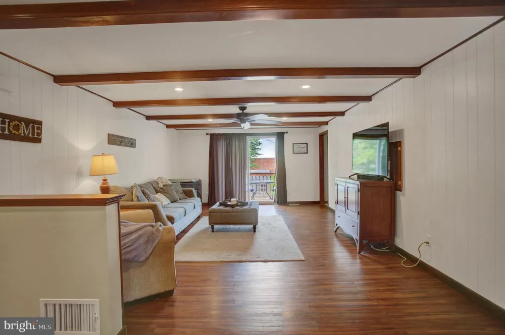 16 EASY STREET Littlestown, PA 17340