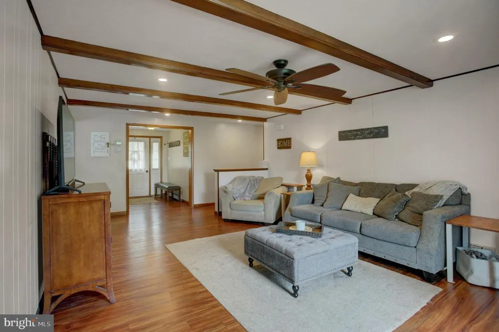 16 EASY STREET Littlestown, PA 17340
