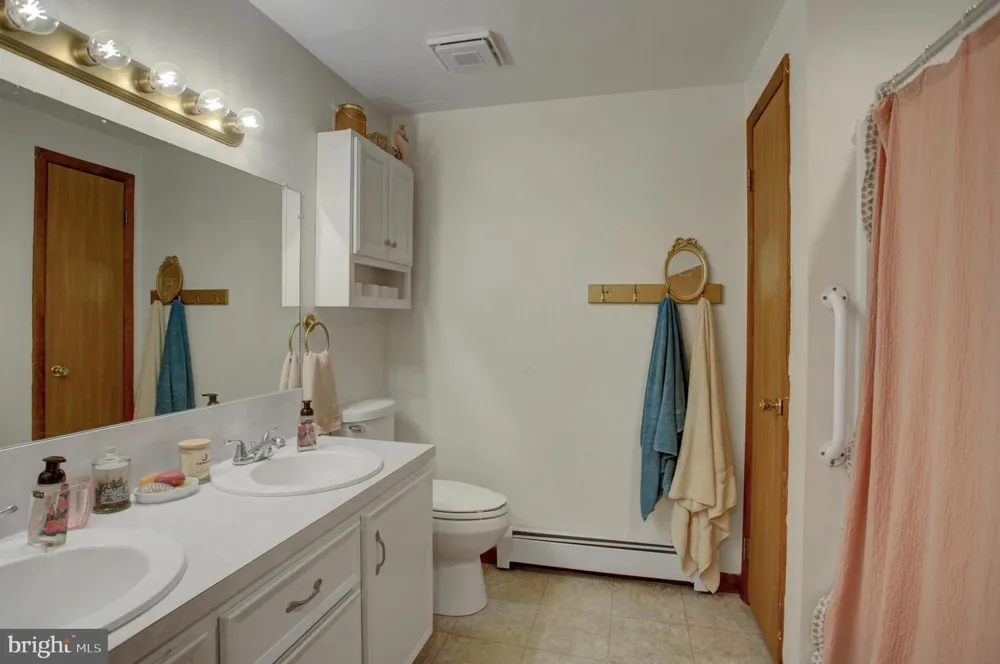 16 EASY STREET Littlestown, PA 17340