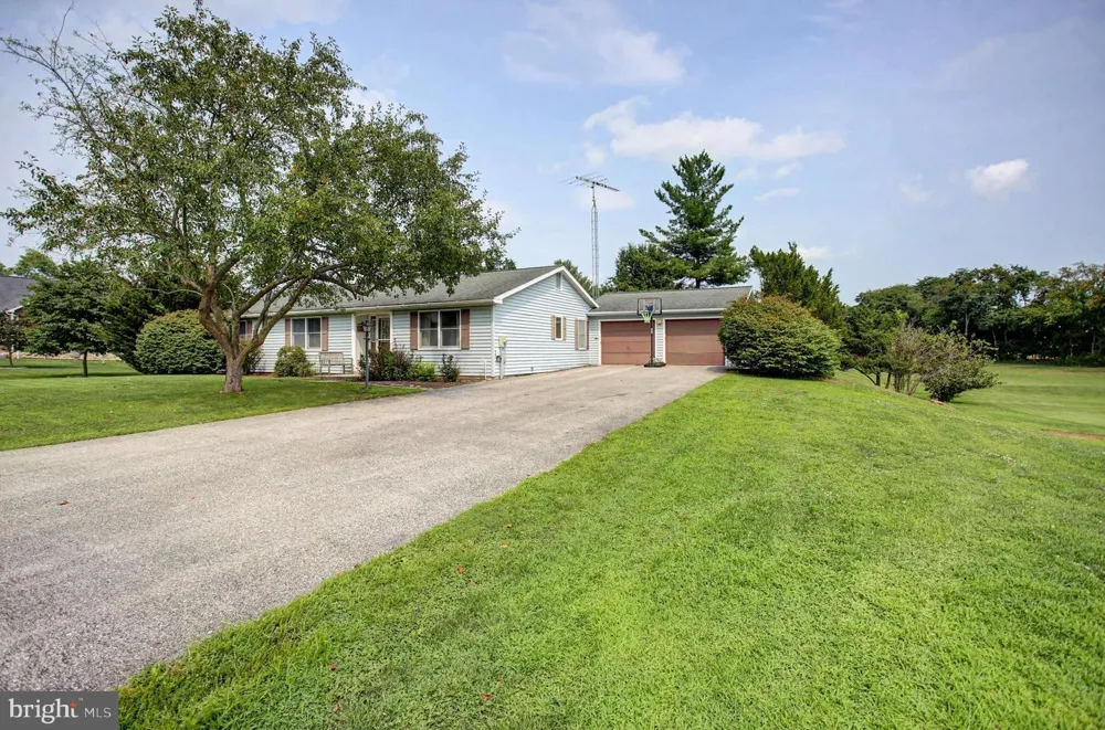 16 EASY STREET Littlestown, PA 17340