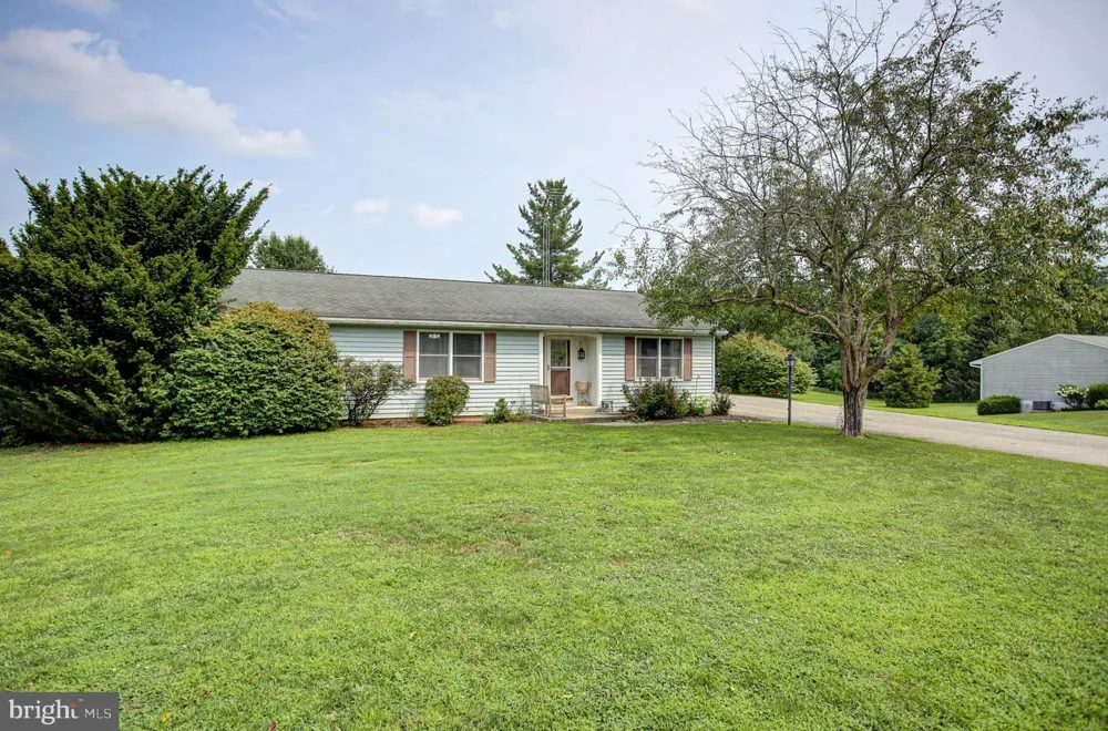 16 EASY STREET Littlestown, PA 17340