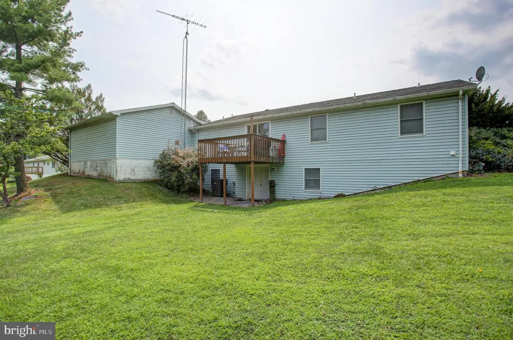16 EASY STREET Littlestown, PA 17340