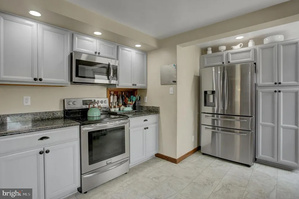 16 EASY STREET Littlestown, PA 17340