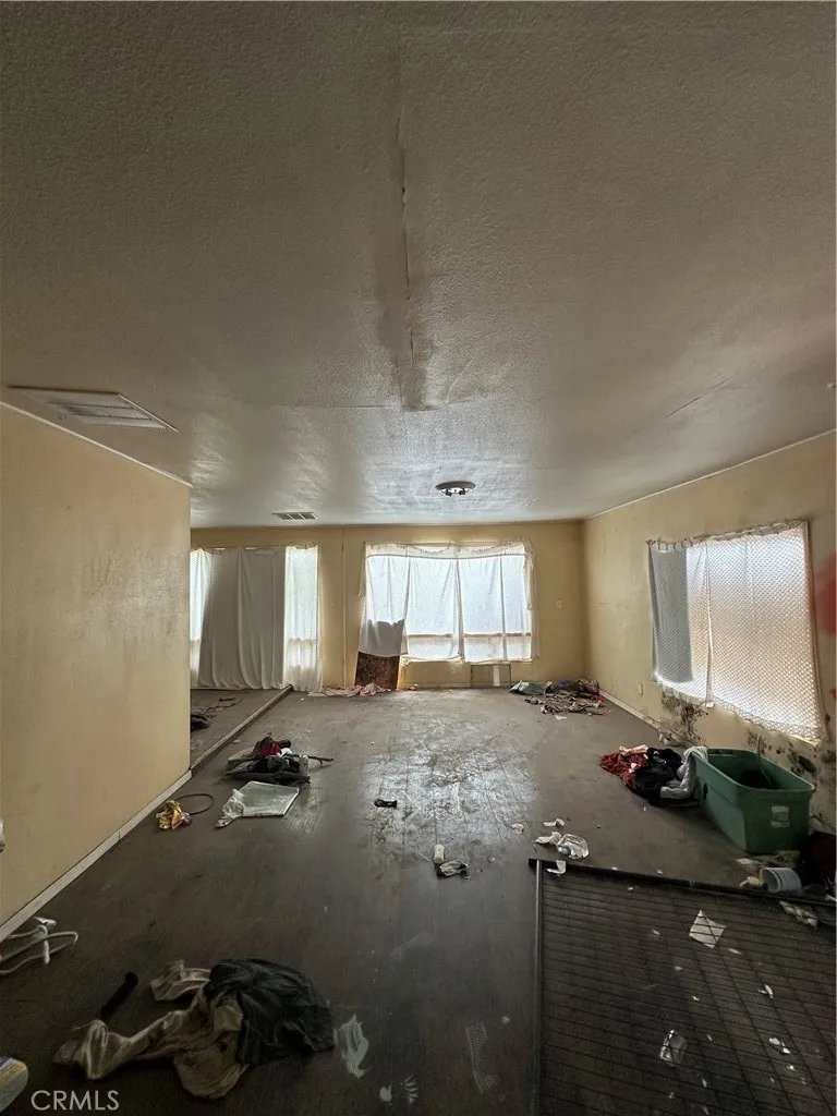 27702 Van Buren Menifee, CA 92585