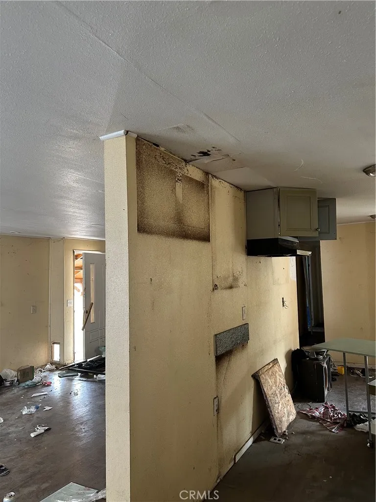 27702 Van Buren Menifee, CA 92585