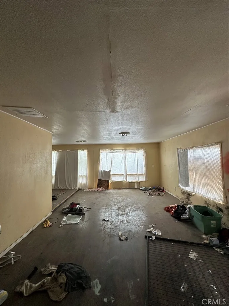 27702 Van Buren Menifee, CA 92585
